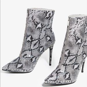 🚫SOLD🚫Snakeskin Booties